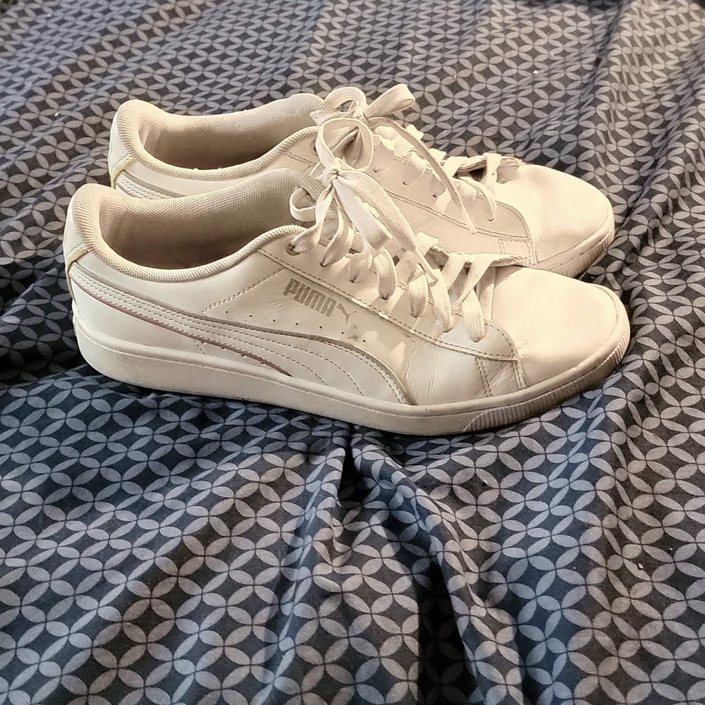 Women's size 10 Puma Sneakers